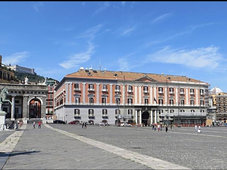 Отель Il Salotto Di Chiaia Неаполь Экстерьер фото