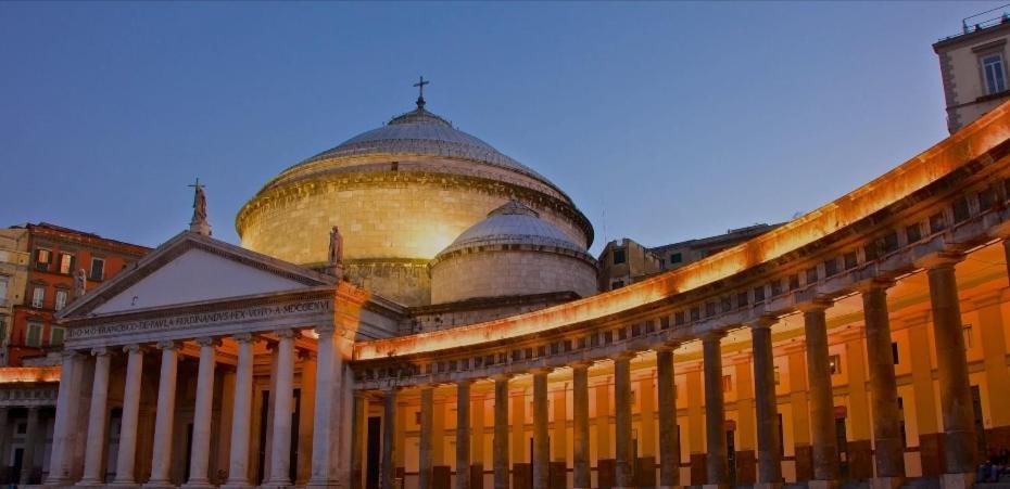 Отель Il Salotto Di Chiaia Неаполь Экстерьер фото