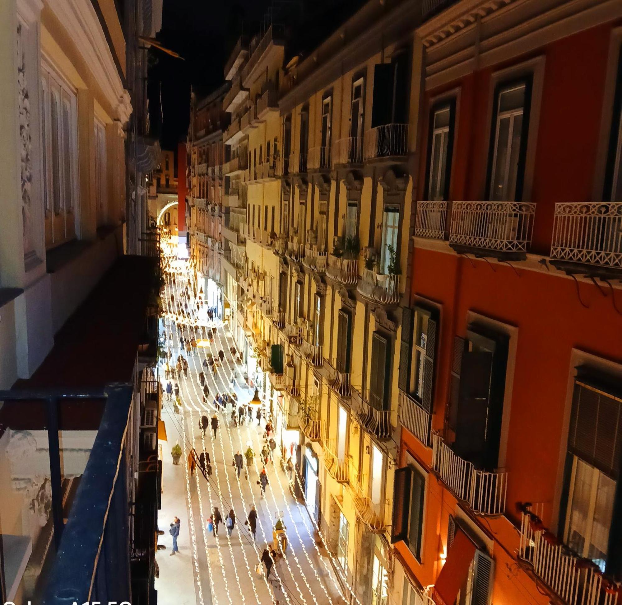 Отель Il Salotto Di Chiaia Неаполь Экстерьер фото